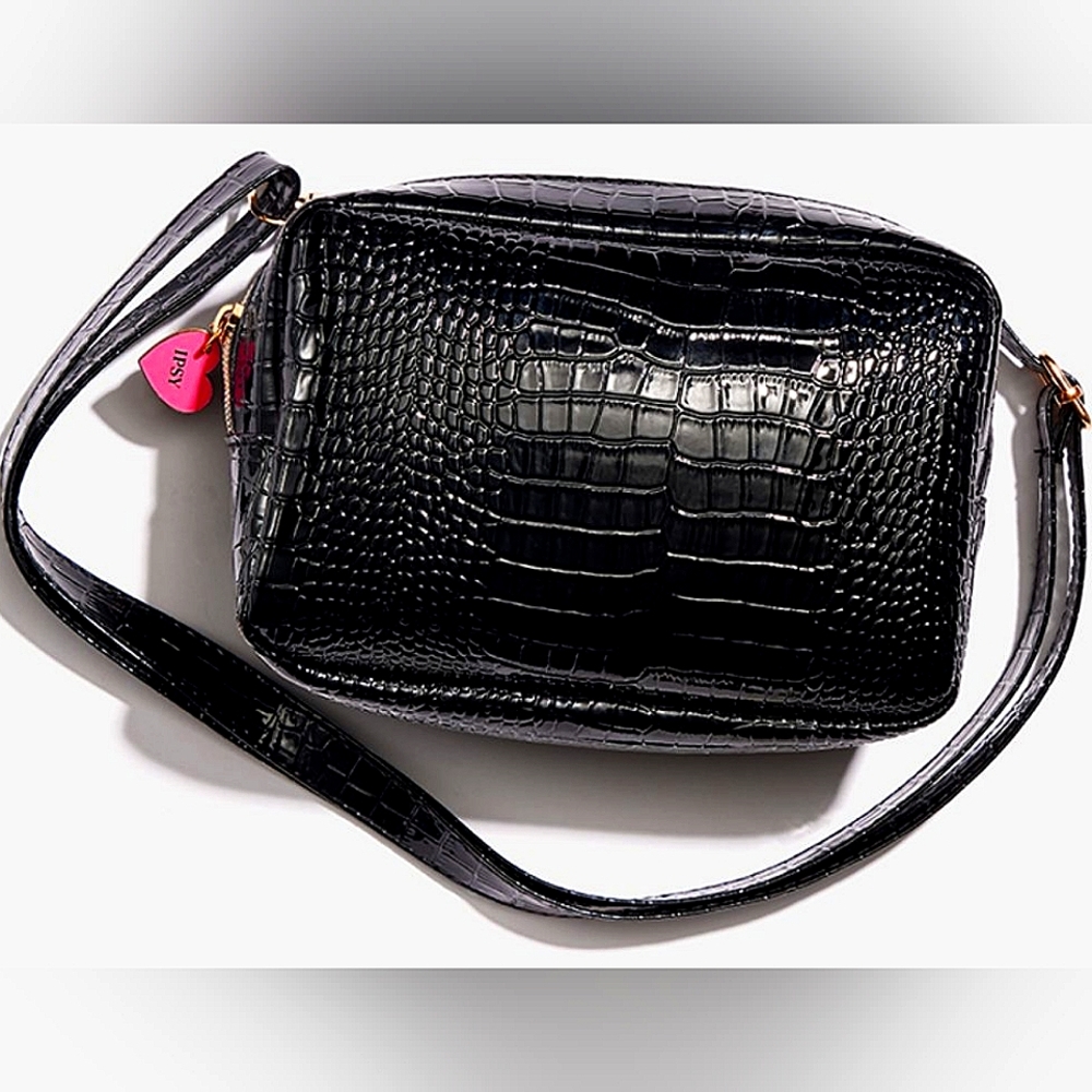 Addison Rae x IPSY crossbody multi-functional bag "Moc Croc"